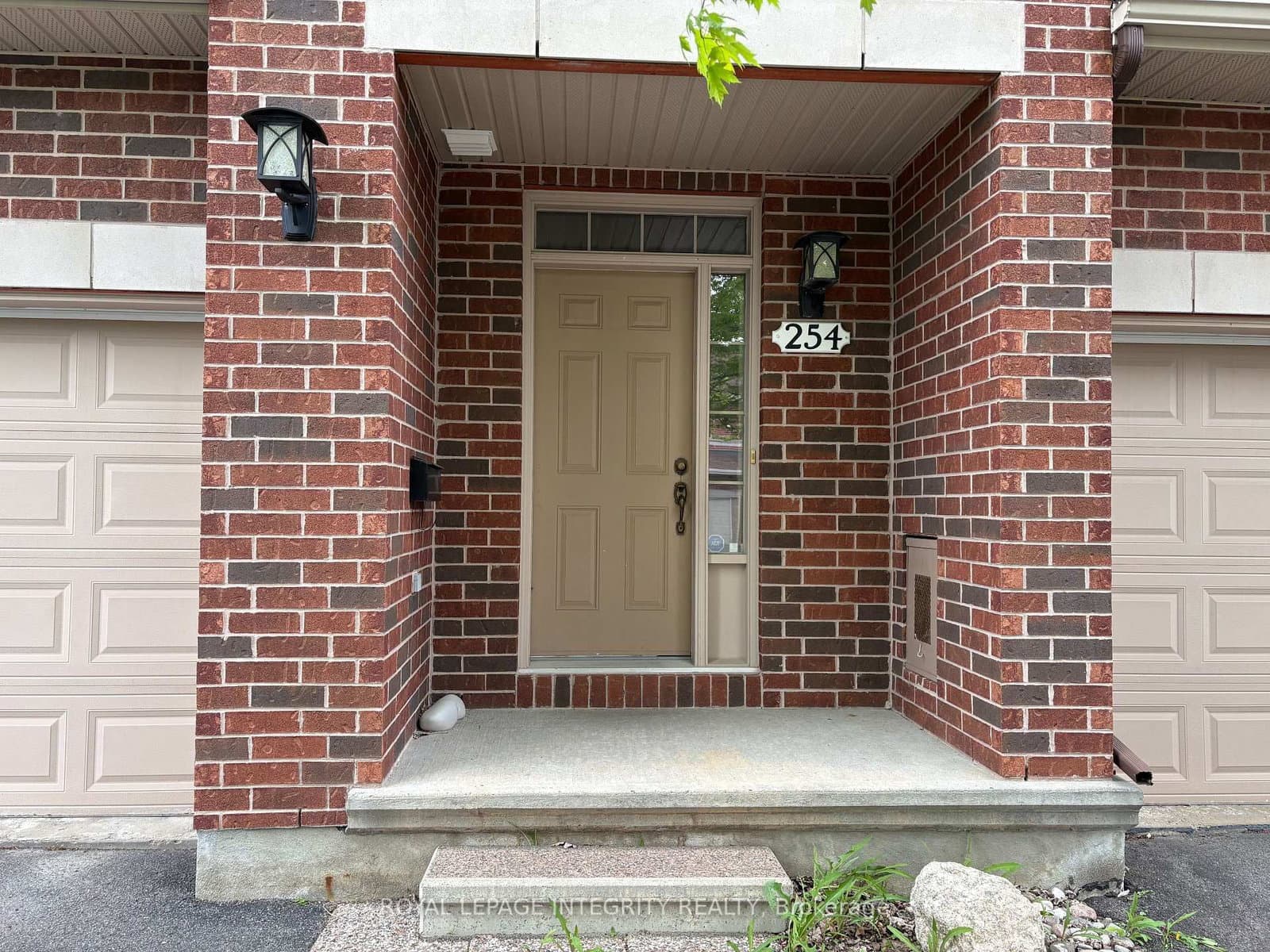 254 BADGELEY Avenue, Ottawa, ON — photo 2