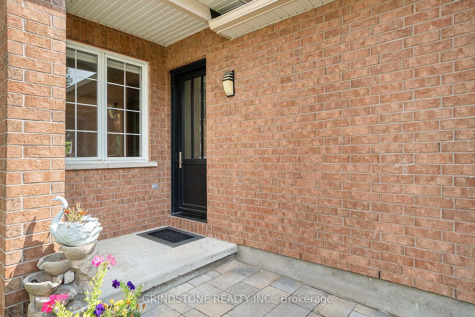 95 Evanshen Crescent, Kanata, ON — photo 2