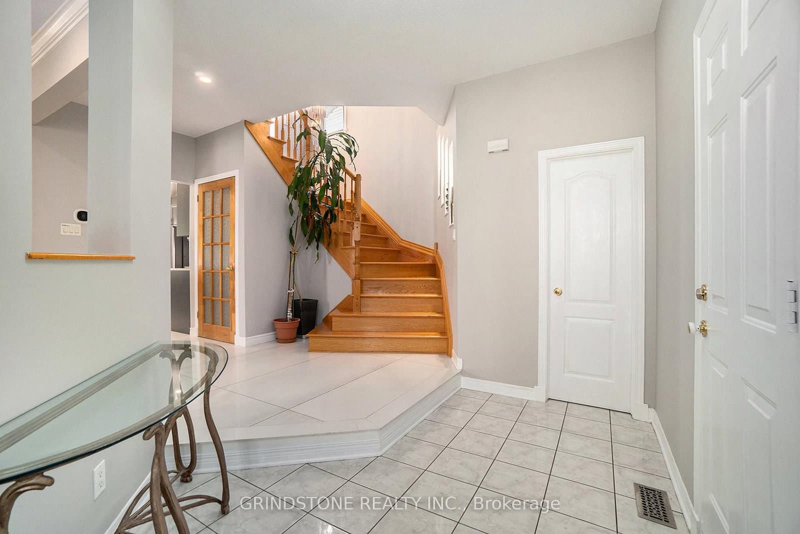 95 Evanshen Crescent, Kanata, ON — photo 3