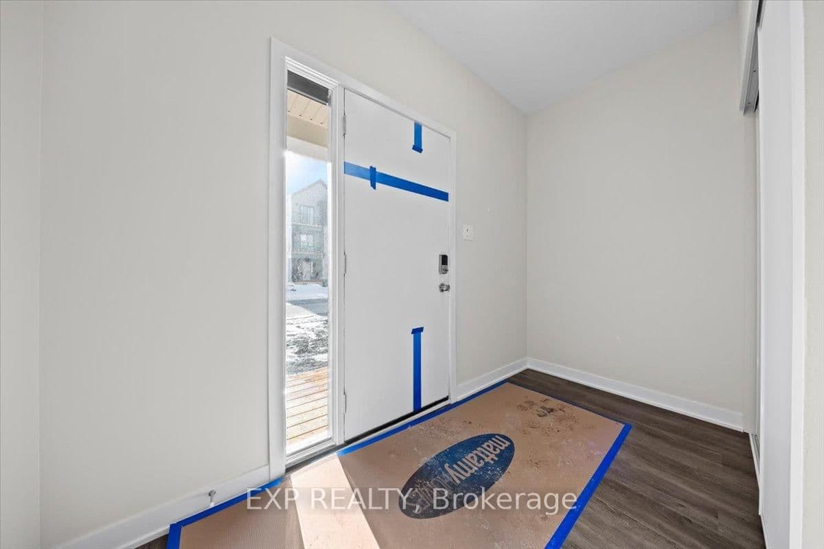 314 John Kim Bell Private, Ottawa, ON — photo 2
