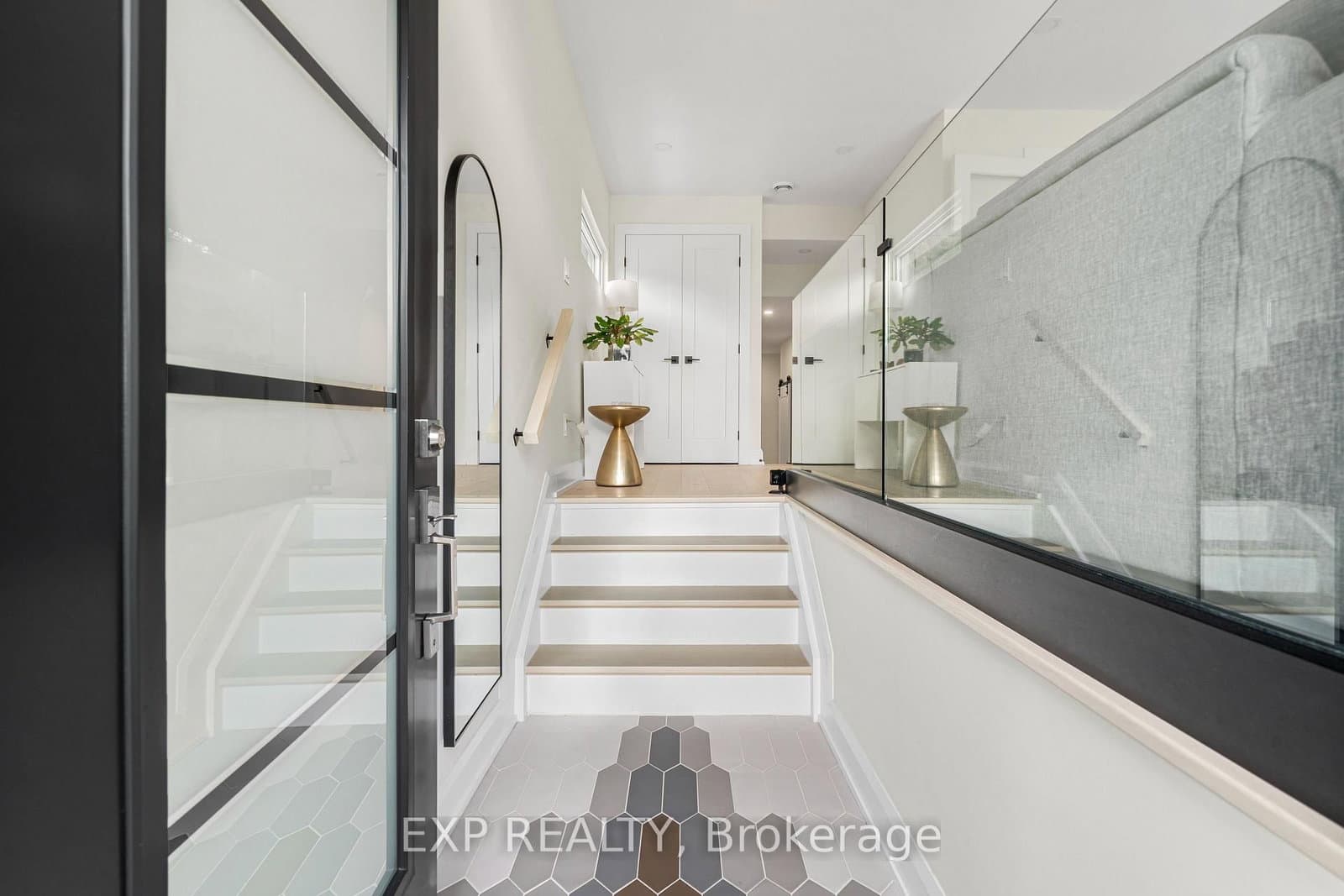 A - 527 Broadhead Avenue, Ottawa, ON — photo 3