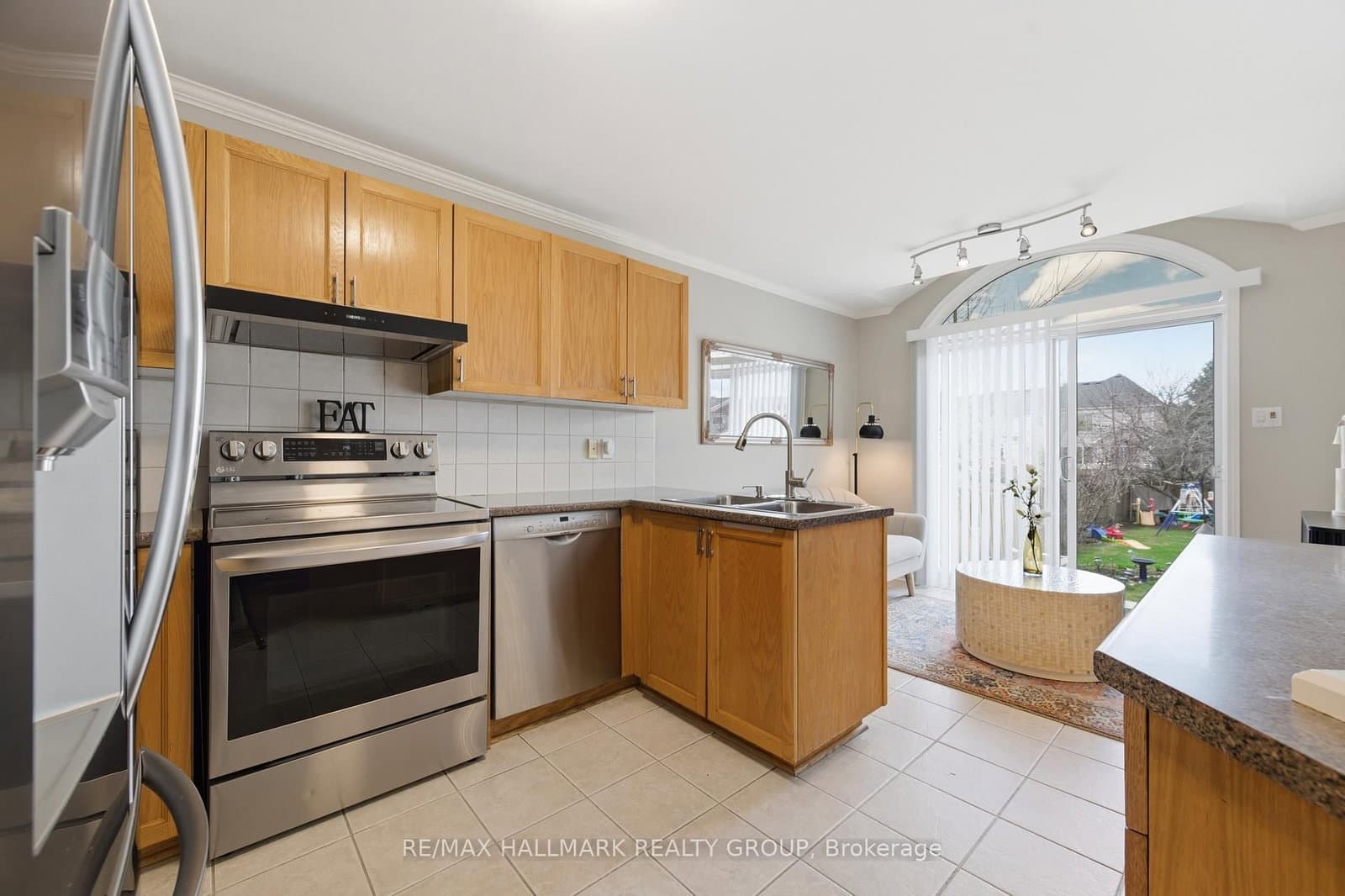 2208 Brockstone Crescent, Ottawa, ON — photo 12