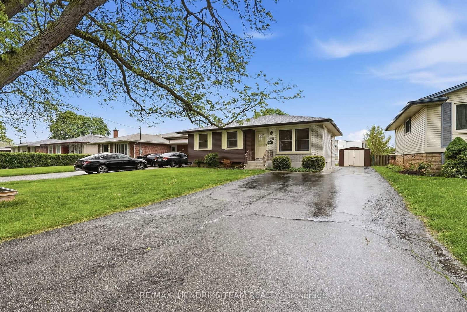23 Crescentwood Drive, St. Catharines, ON — photo 2