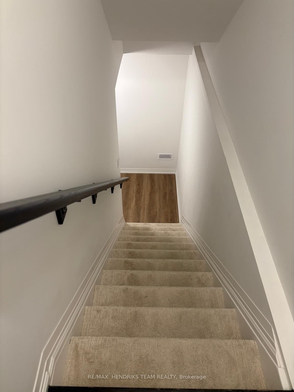 Basement Unit Only - 146 Bur Oak Drive, Thorold, ON — photo 3
