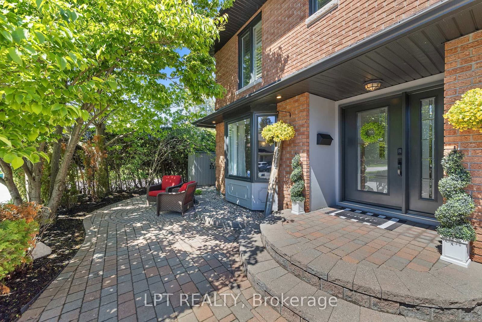 11 Elderwood Trail, Ottawa, ON — photo 2