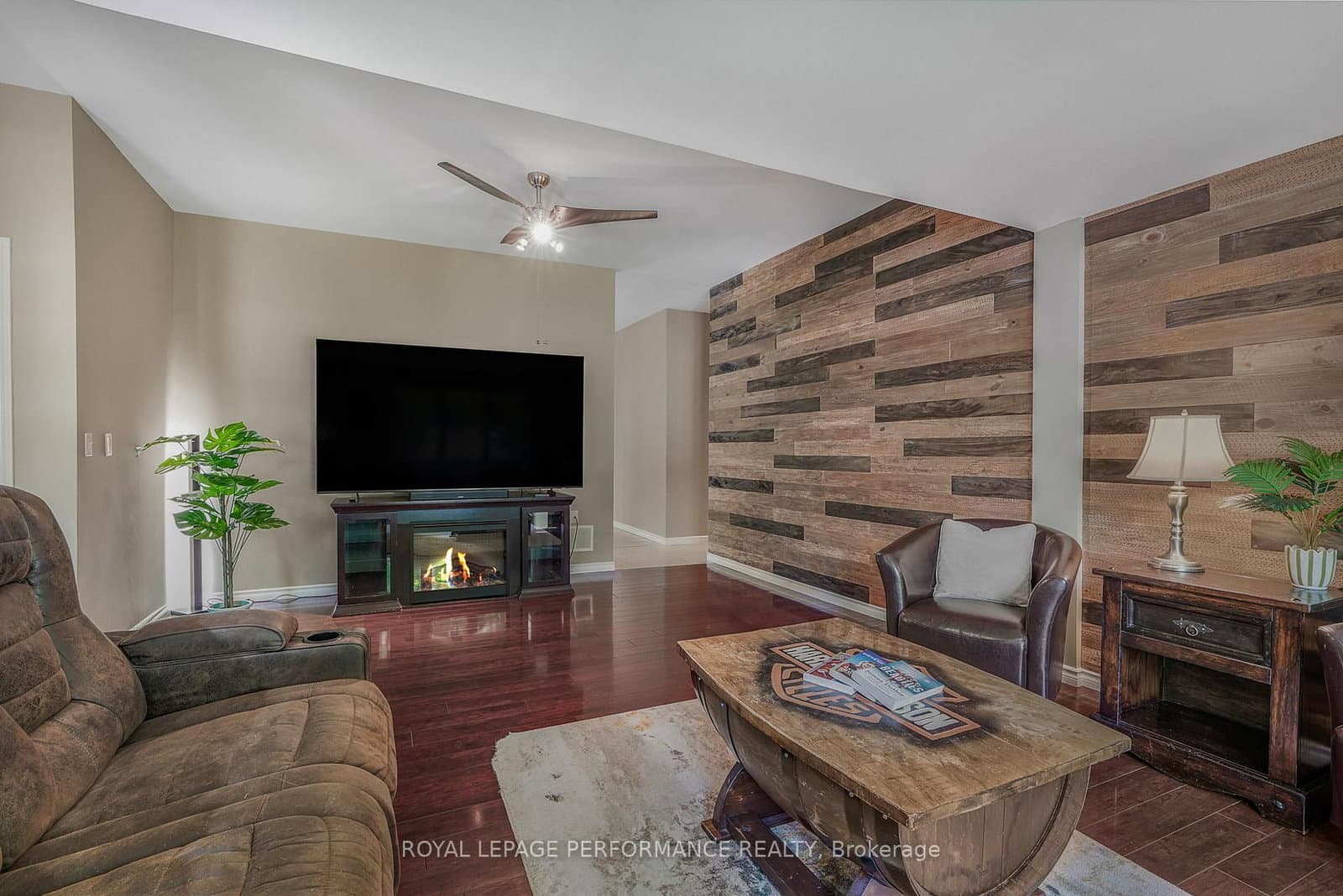 8872 Mitch Owens Road, Ottawa, ON — photo 2