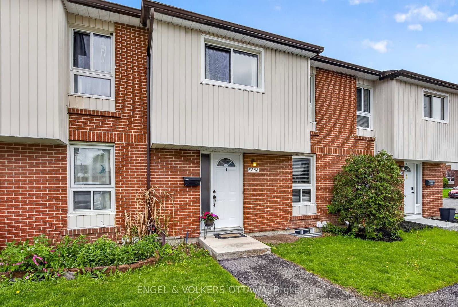 60 - 3258 Bannon Way, Ottawa, ON — photo 2