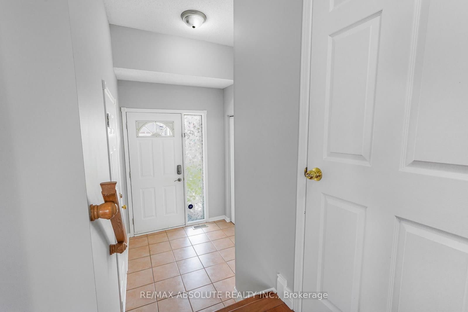 879 Paradise Crescent, Ottawa, ON — photo 3