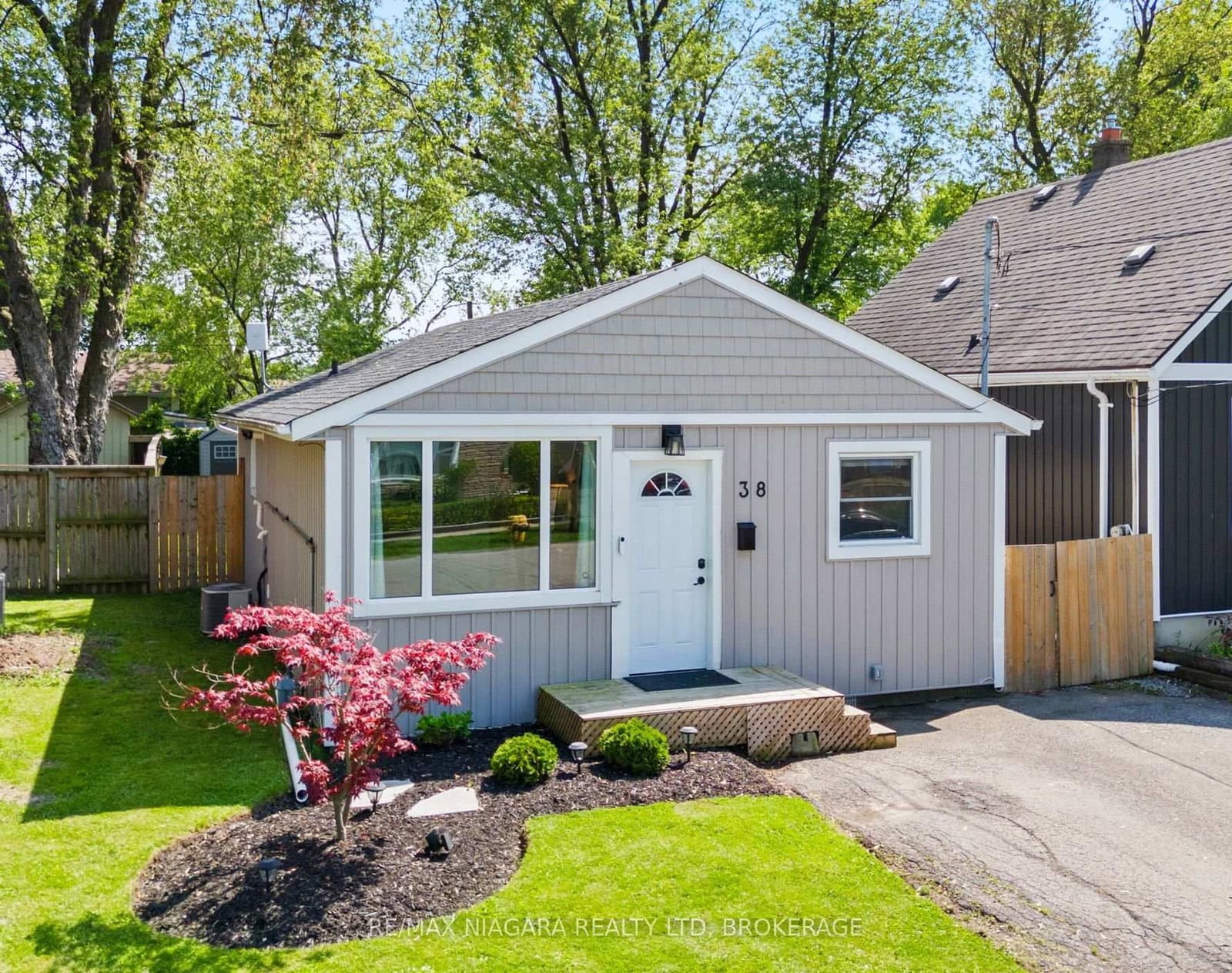 38 ALEXANDRA Boulevard, St. Catharines, ON