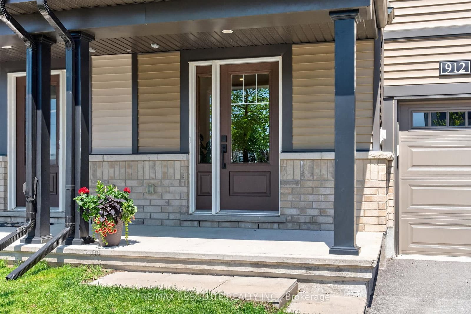 912 Lixnaw Court, Ottawa, ON — photo 2