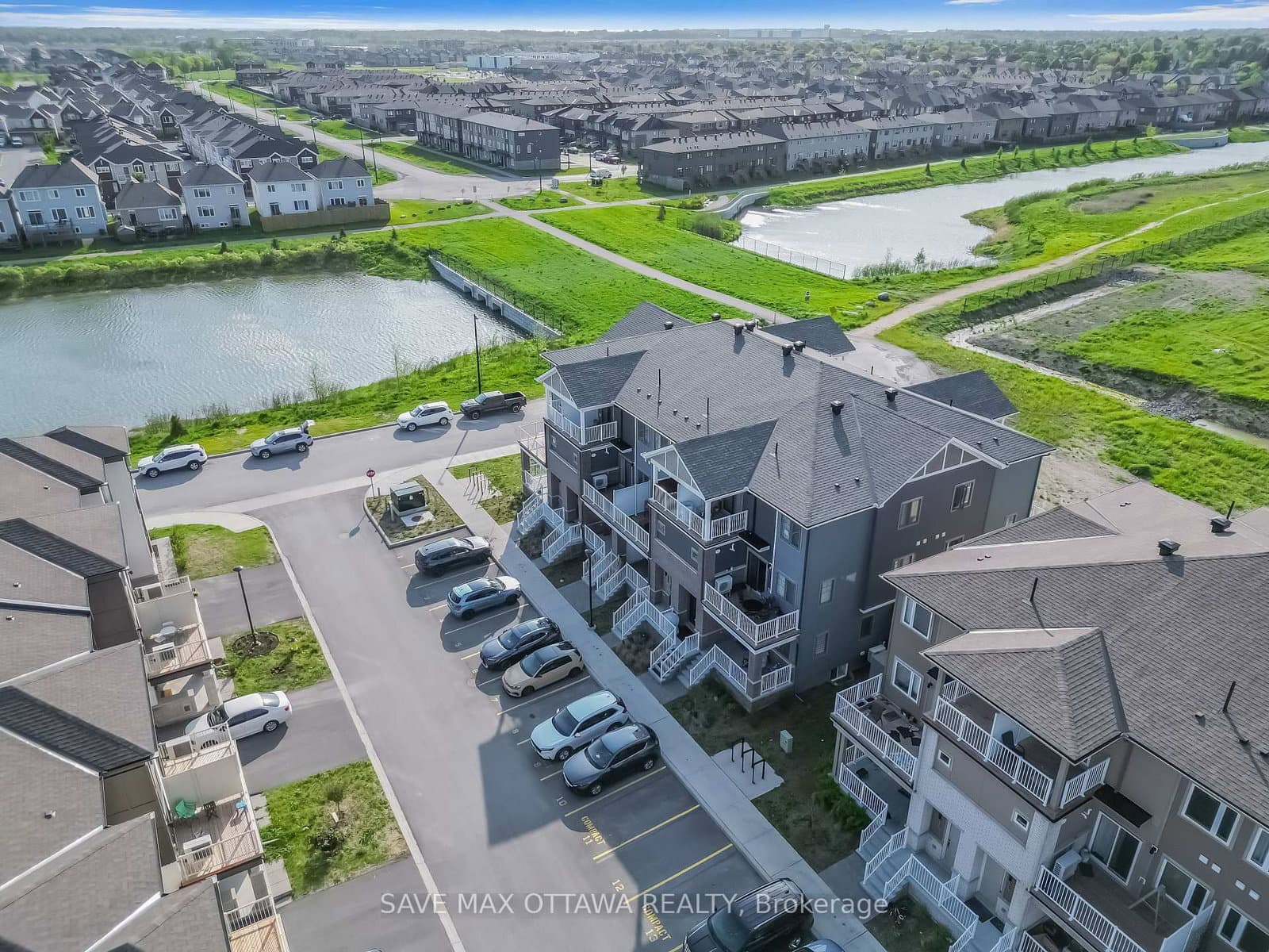 2 - 703 Chromite Pv Private, Ottawa, ON — photo 2