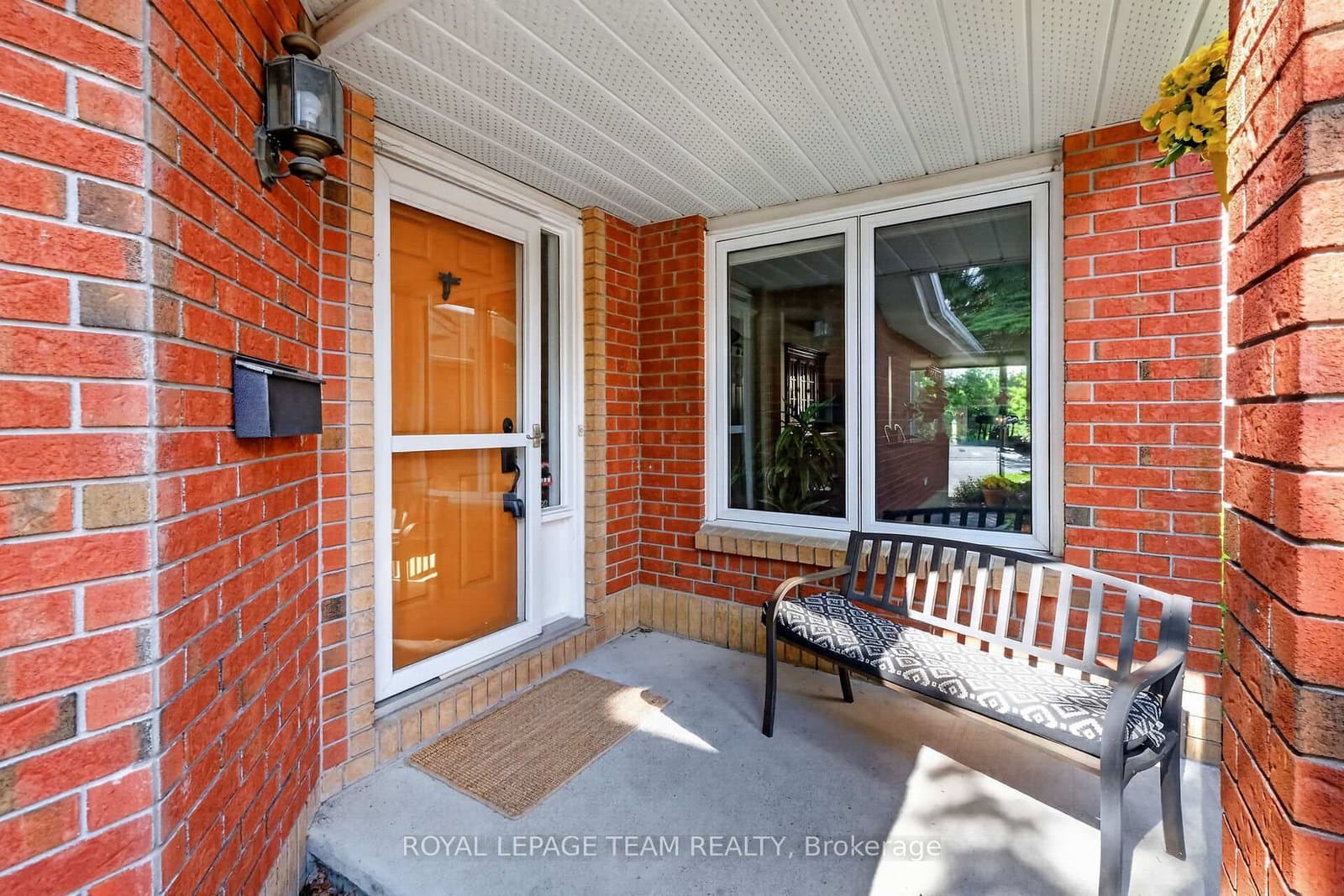 11 Avonhurst Avenue, Ottawa, ON — photo 3