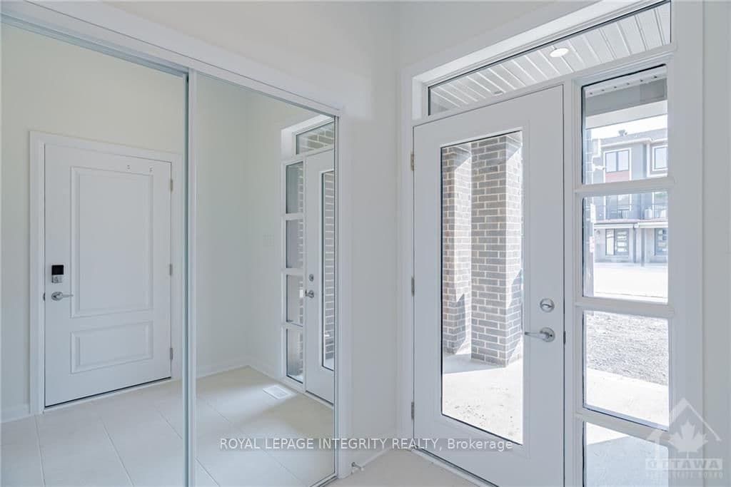 261 Elsie Macgill Walk, Ottawa, ON — photo 3