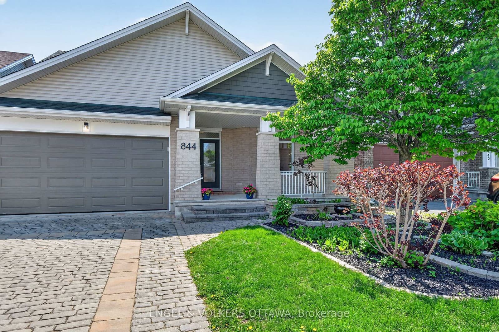 844 Swallowtail Crescent, Ottawa, ON