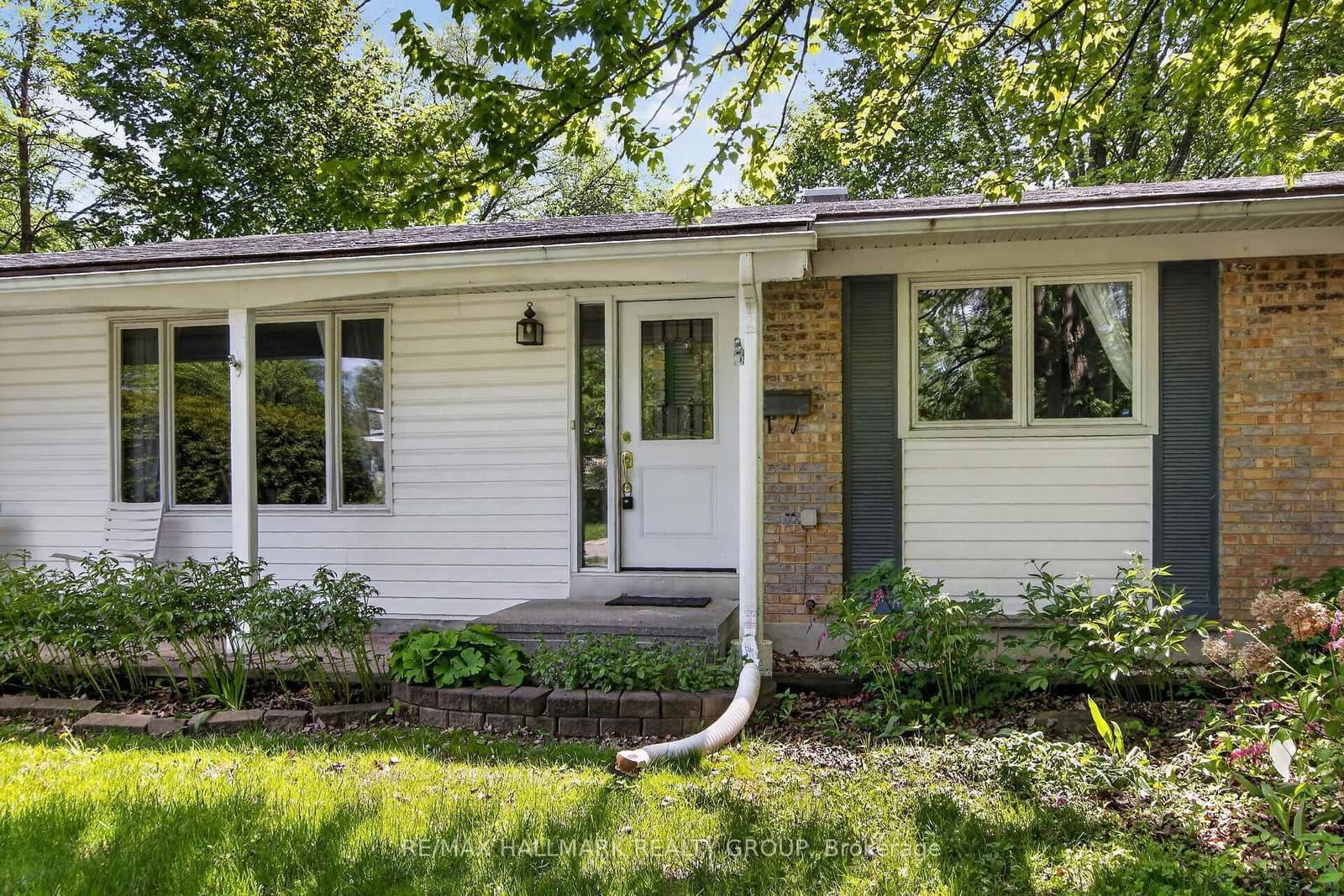 41 Parkmount Crescent, Ottawa, ON — photo 2