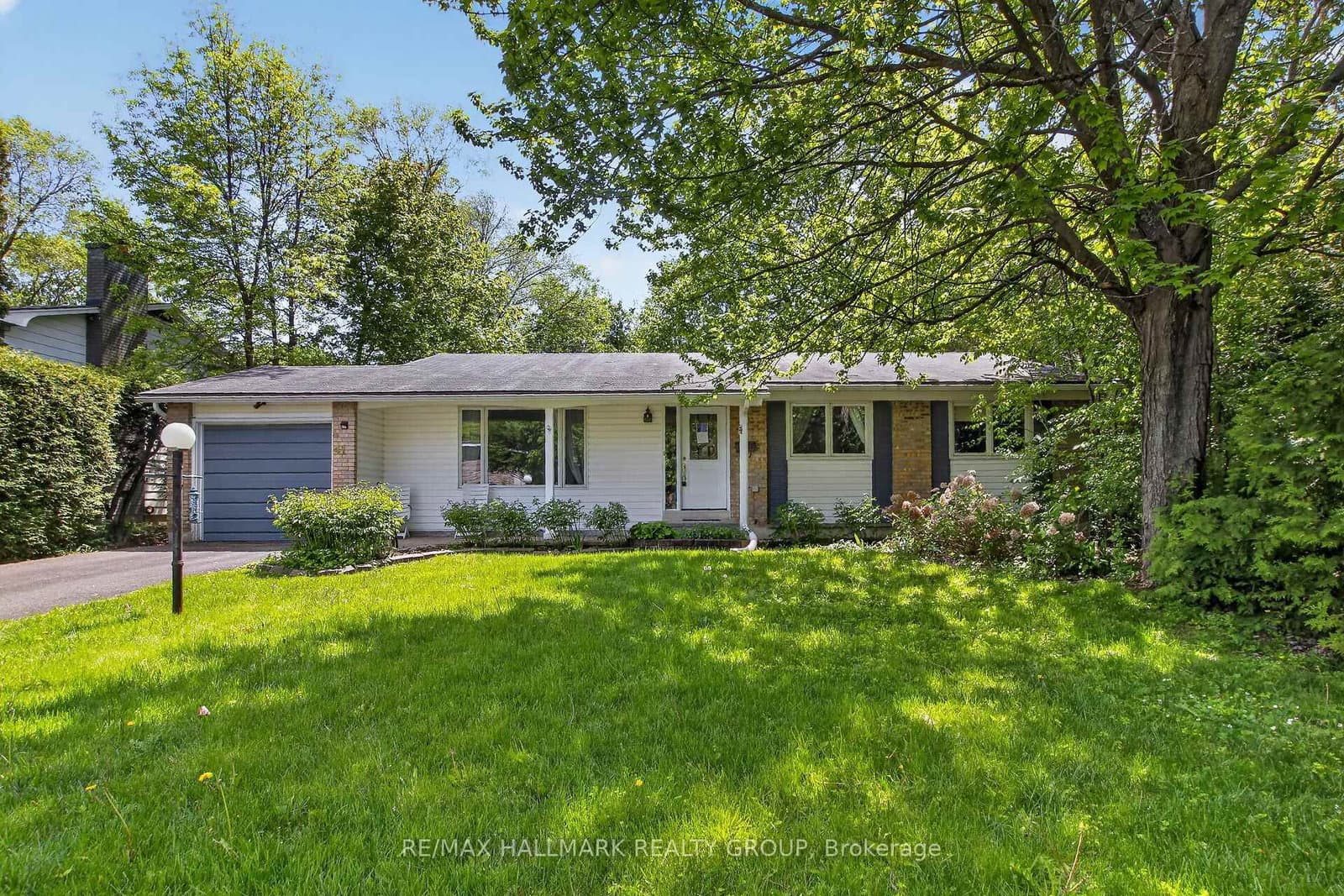 41 Parkmount Crescent, Ottawa, ON — photo 3