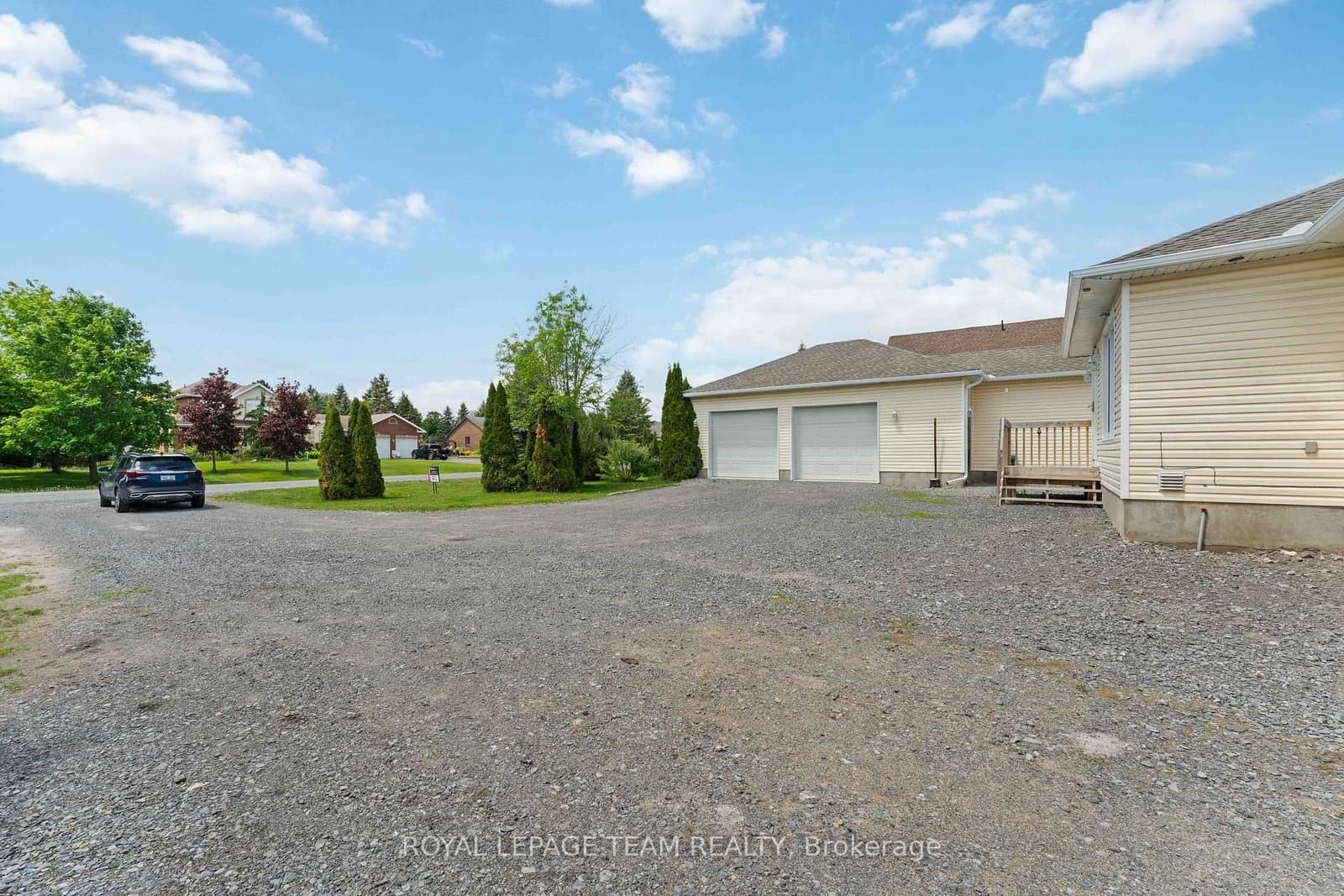 1628 Stanleyfield Crescent, Greely, ON — photo 3