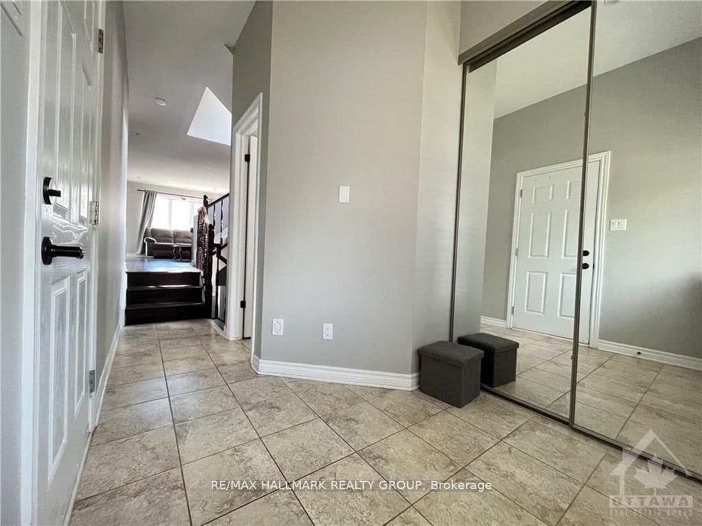 110 Garrity Crescent, Ottawa, ON — photo 3