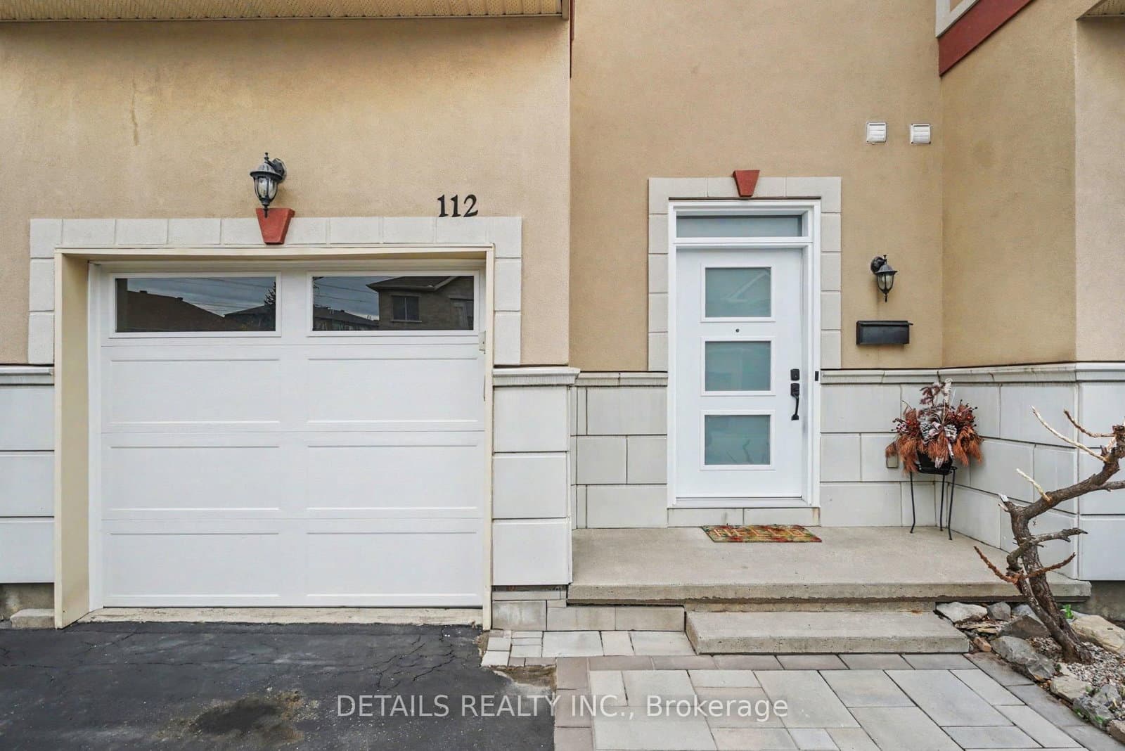 112 Whispering Winds Way, Ottawa, ON — photo 3