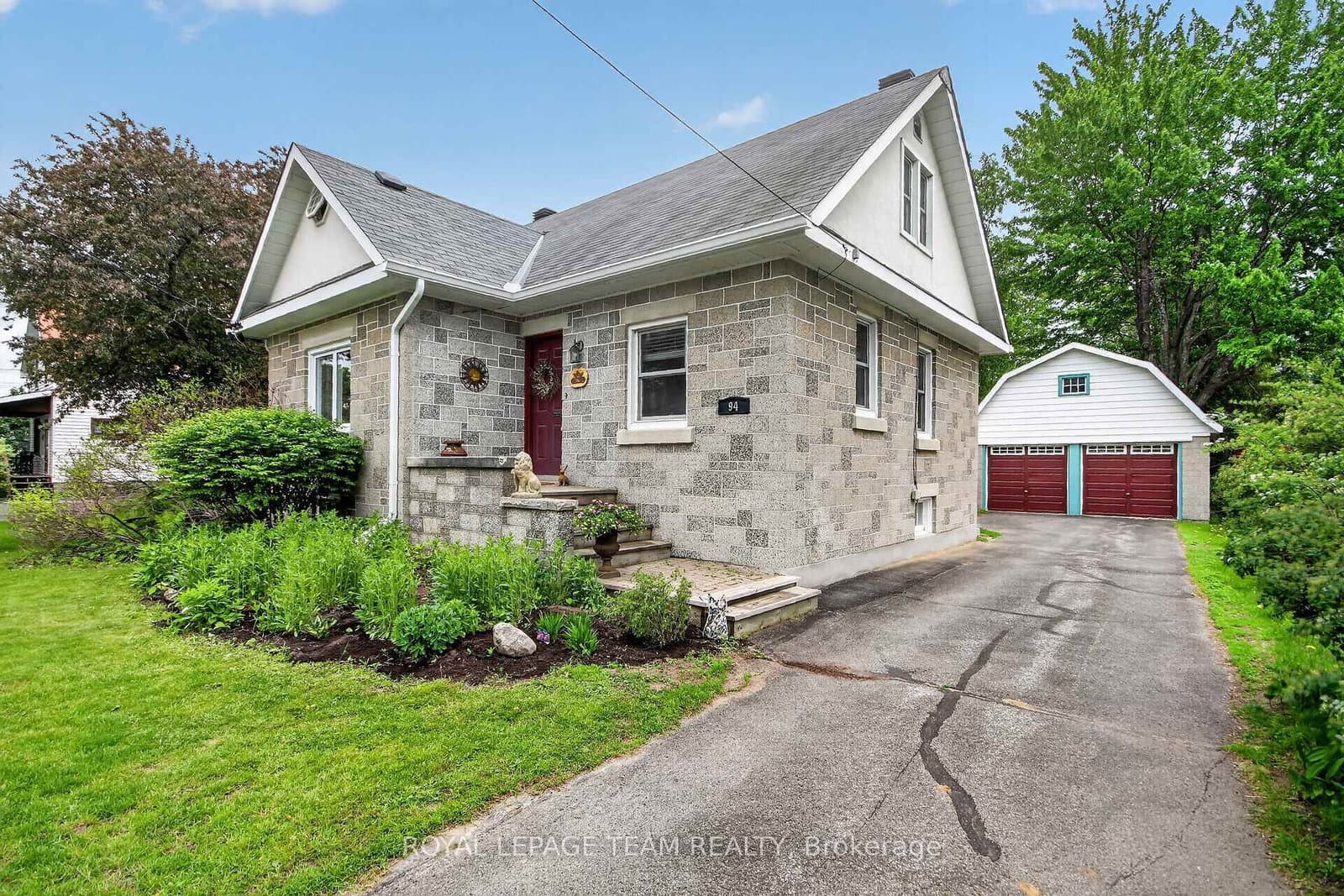 94 Strachan Street, Richmond, ON