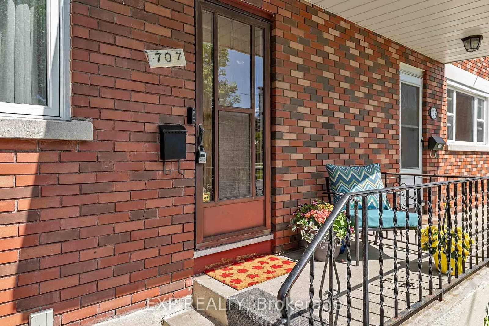 707 Roosevelt Avenue, Ottawa, ON — photo 2