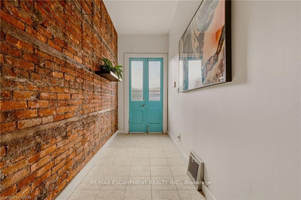 163 Victoria Avenue, Hamilton, ON — photo 2