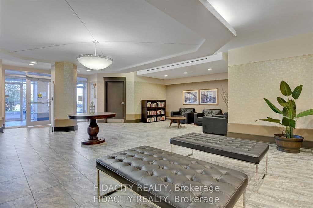10M - 310 Central Park Drive, Ottawa, ON — photo 2