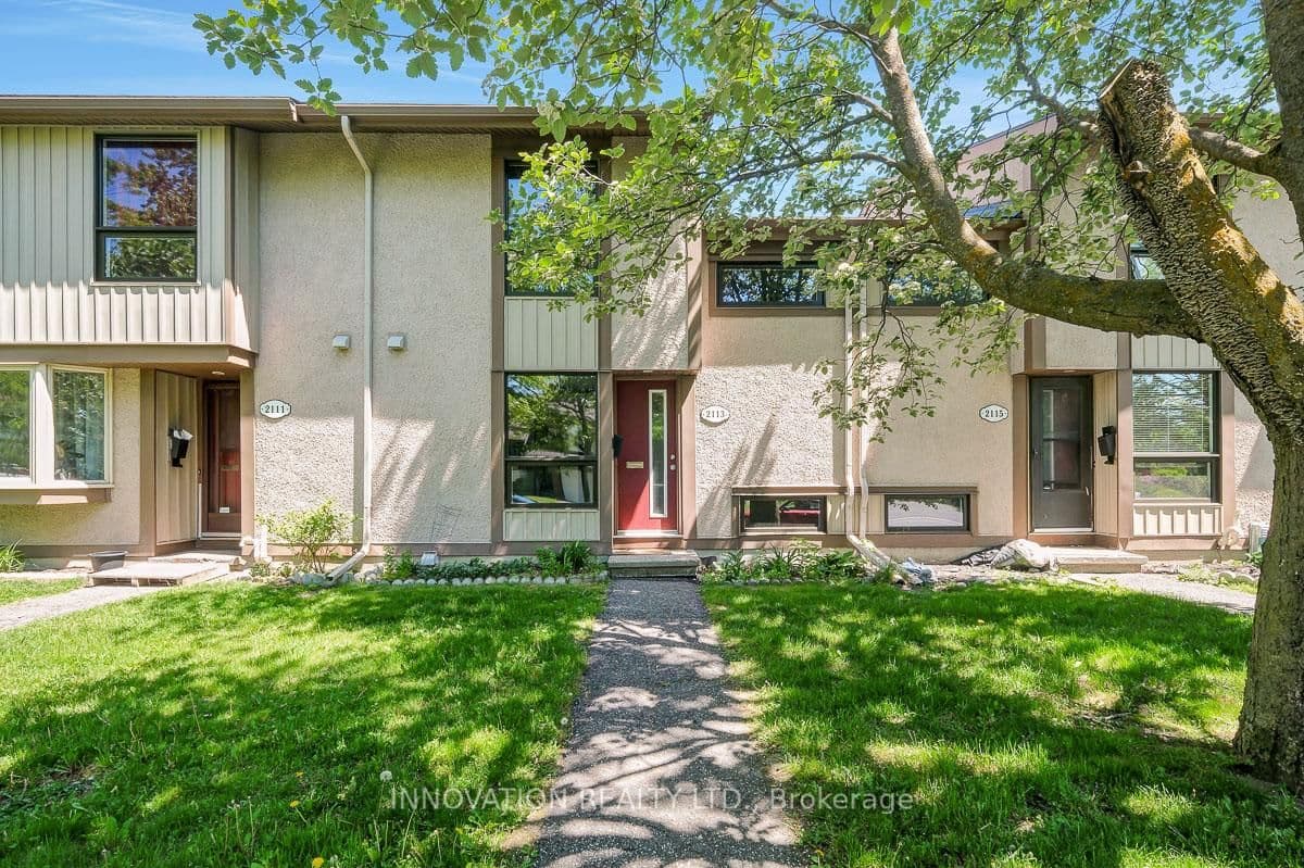 2113 Stonehenge Crescent, Ottawa, ON