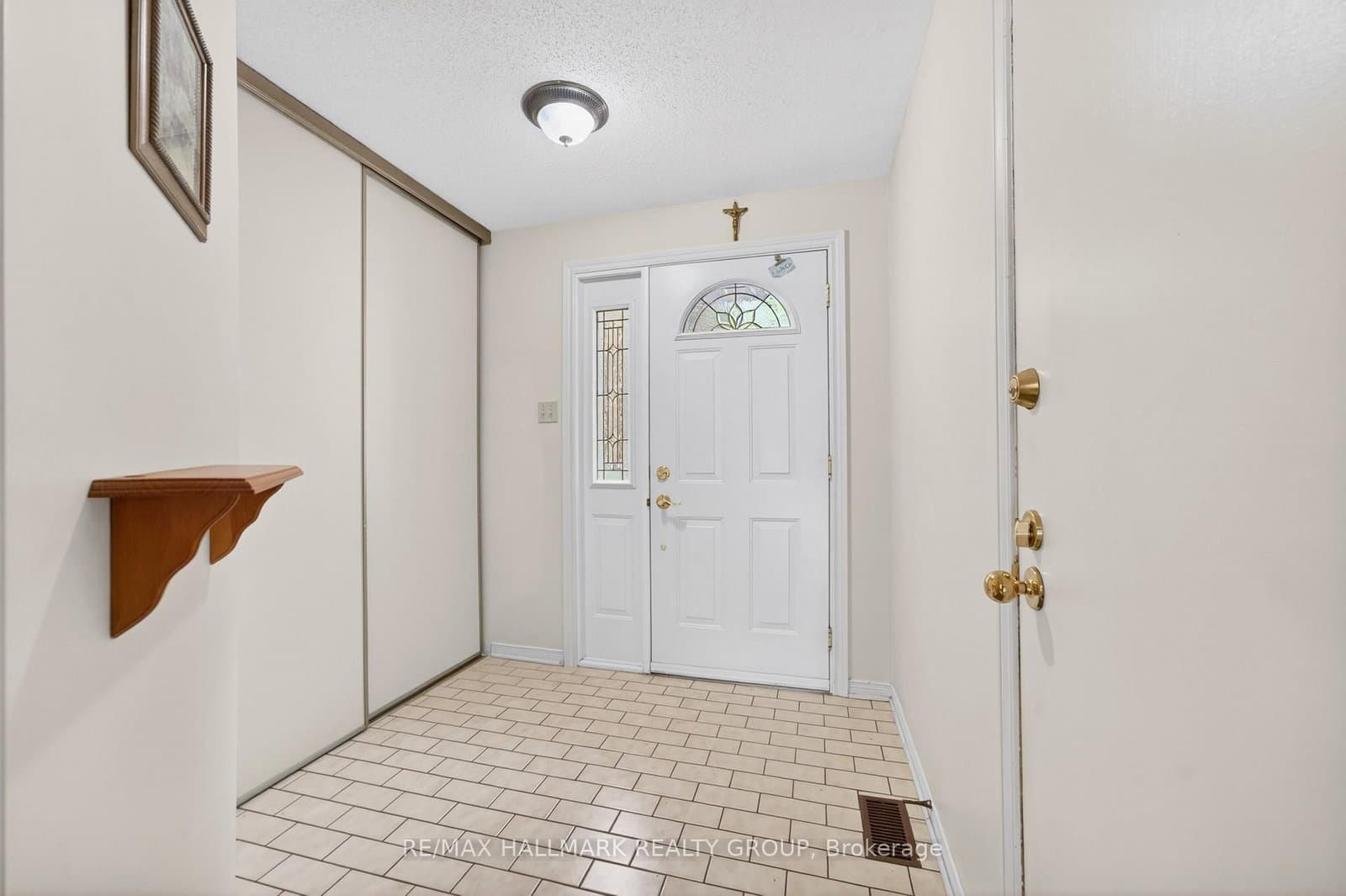 97 Flanders Street, Ottawa, ON — photo 2