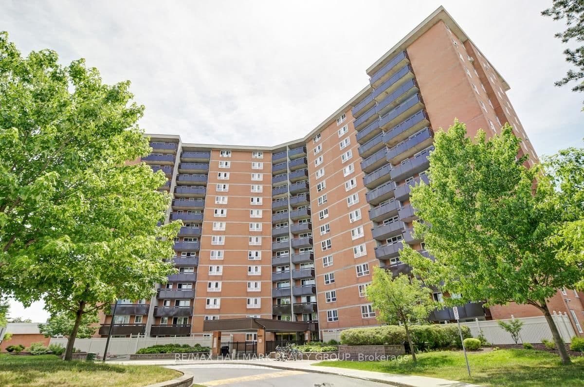 210 - 2000 Jasmine Crescent, Ottawa, ON