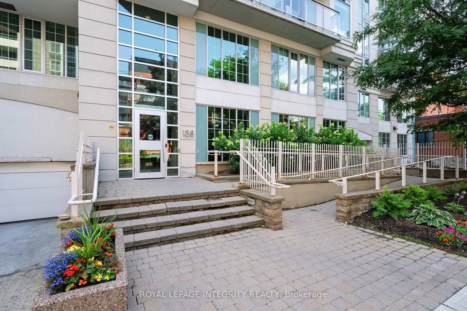 203 - 138 Somerset Street, Ottawa, ON — photo 3
