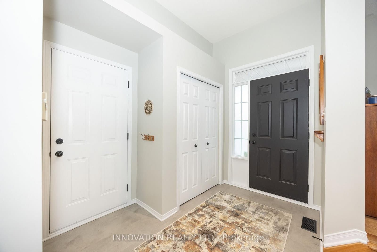 15 Whithorn Avenue, Kanata, ON — photo 3