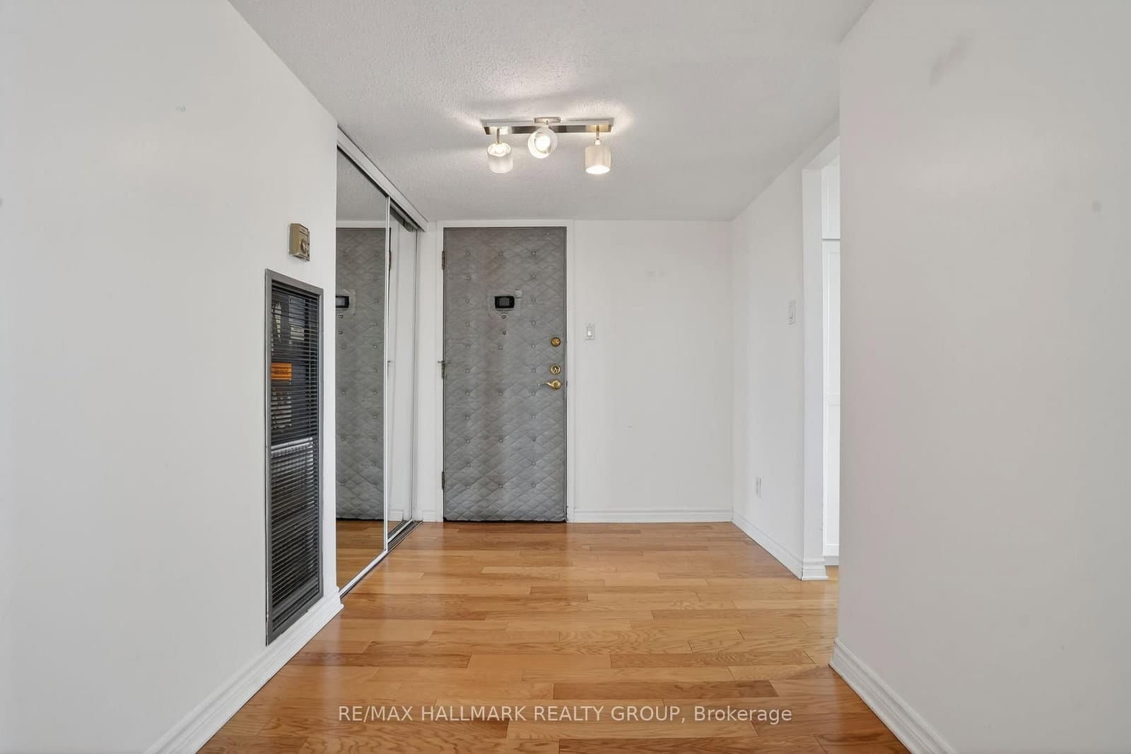 1510 - 200 Lafontaine Avenue, Ottawa, ON — photo 3