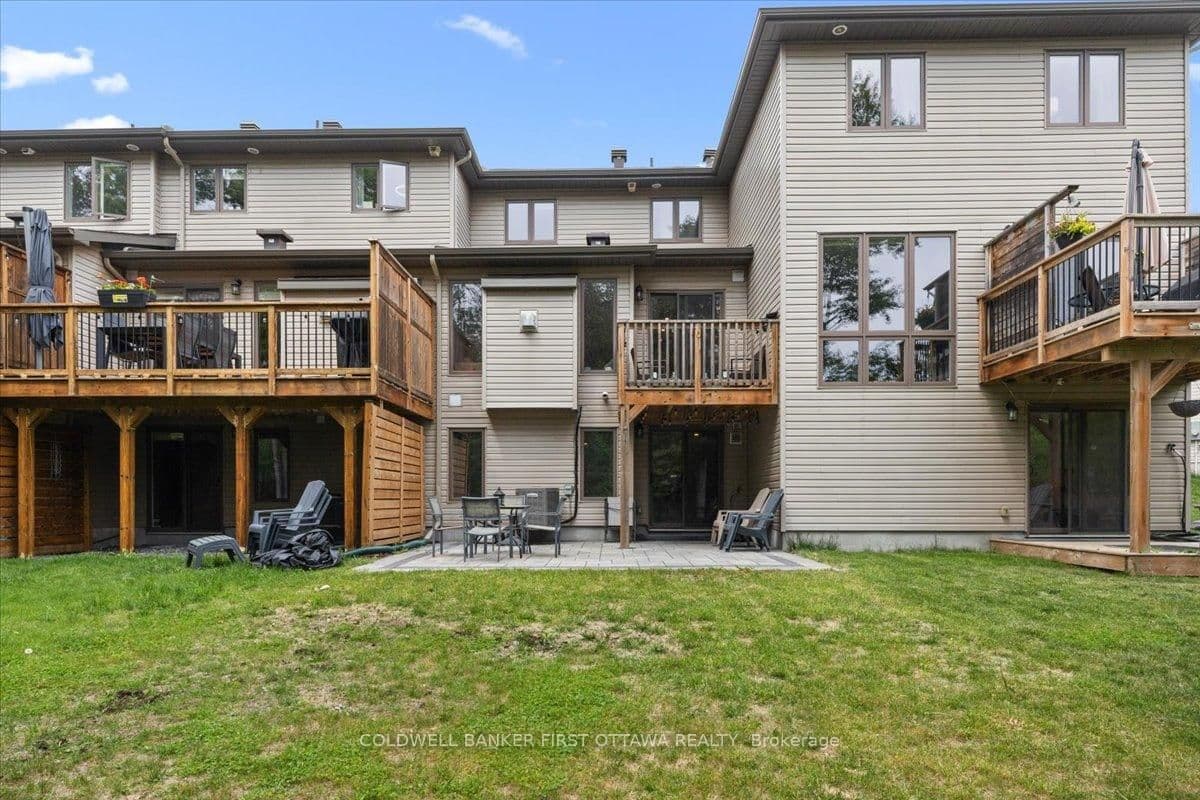 52 Porter Street, Stittsville, ON — photo 2