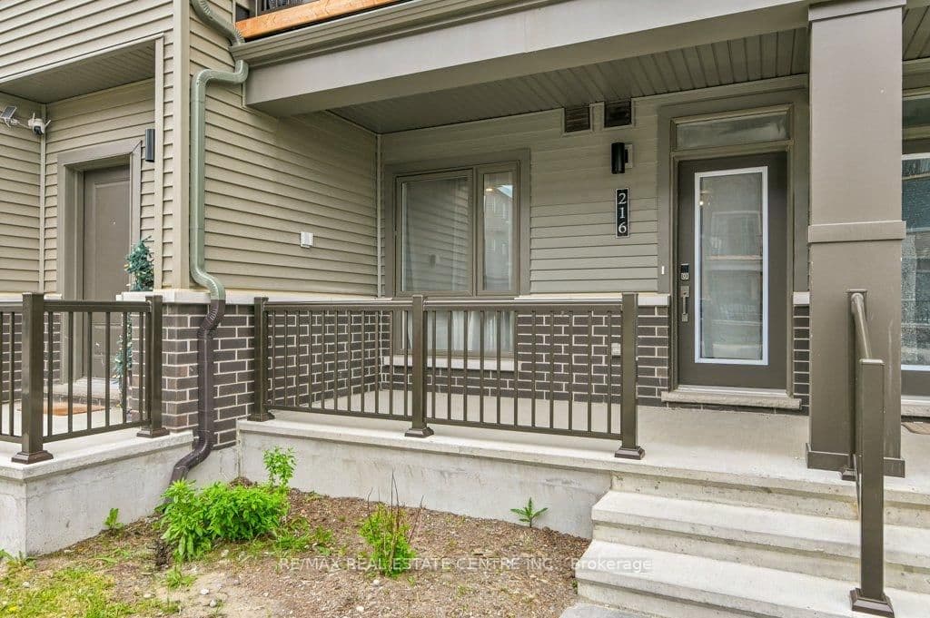 216 Parnian Pvt Private, Ottawa, ON — photo 2