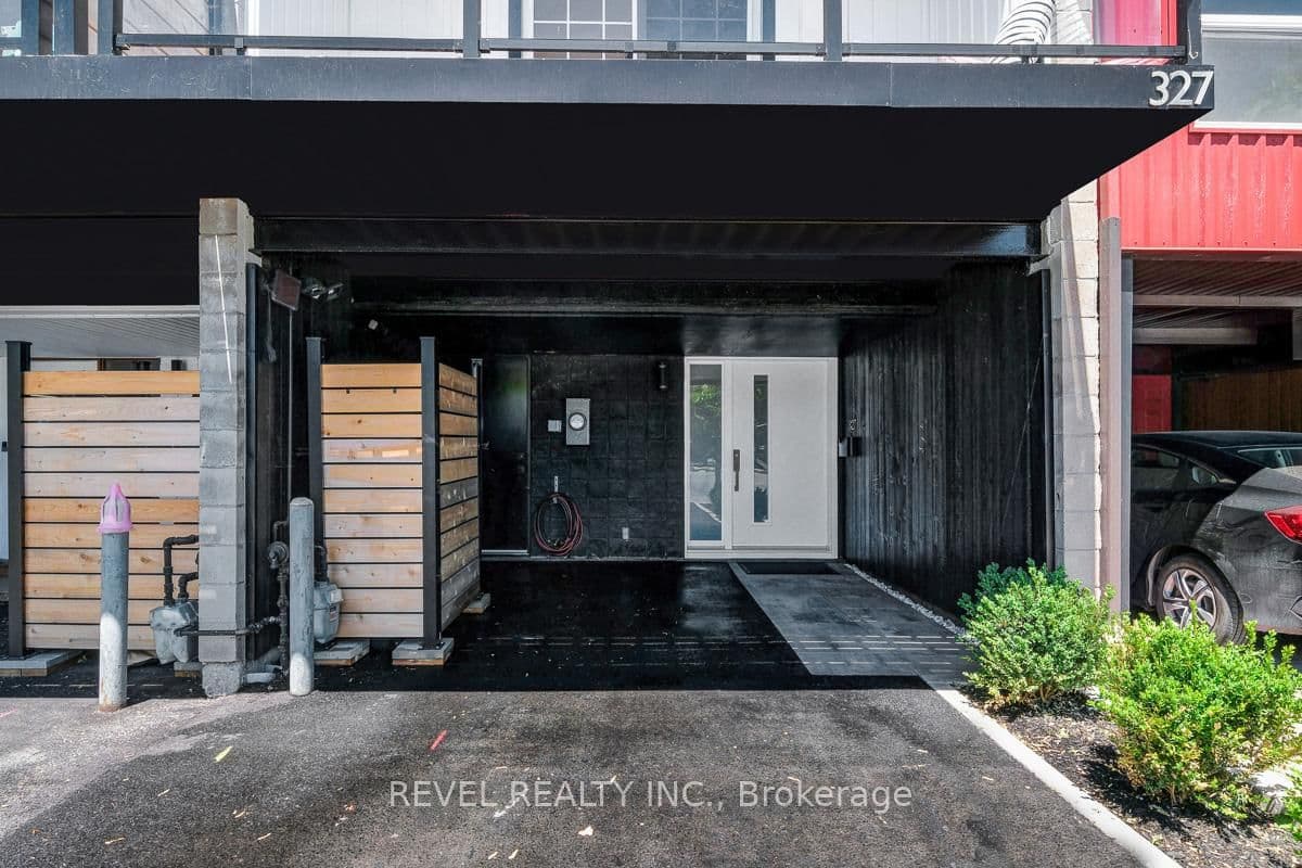 327 St Andrew Street, Ottawa, ON — photo 2