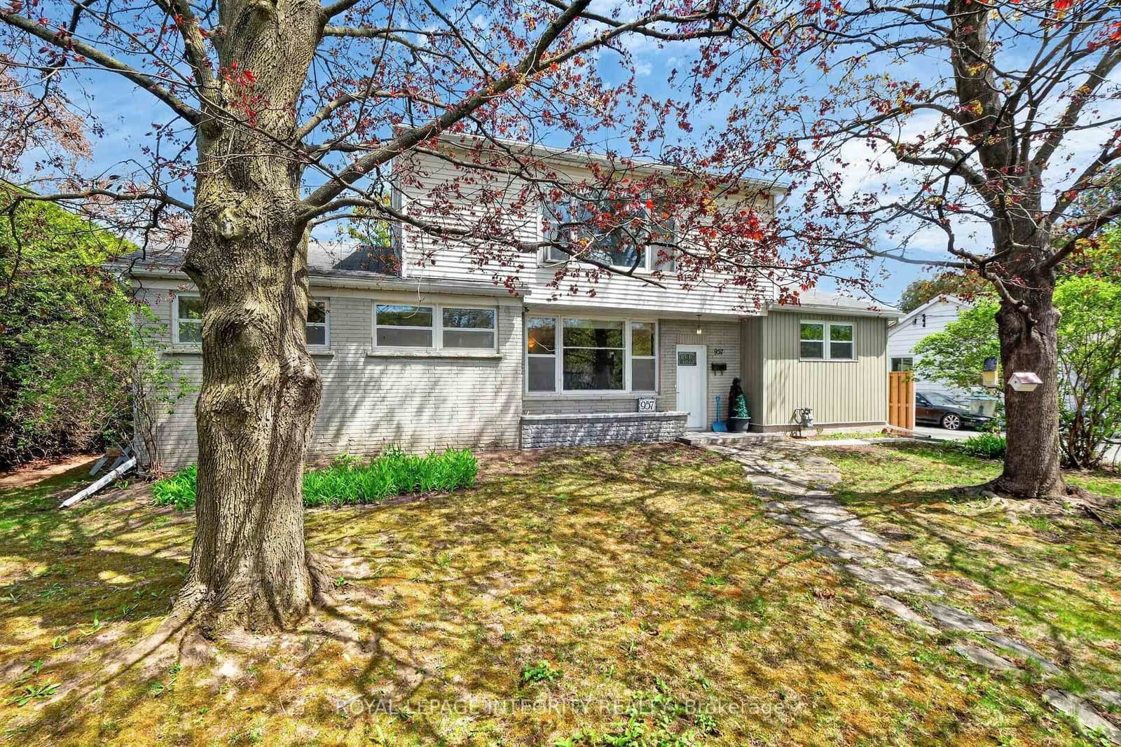 957 Blair Road, Ottawa, ON — photo 2