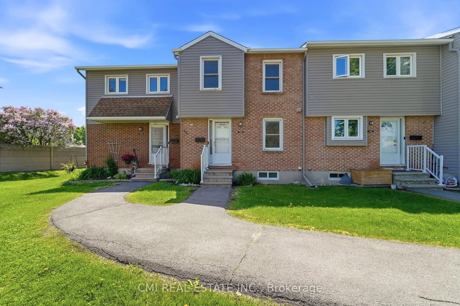 B - 1765 Lamoureux Drive, Ottawa, ON — photo 2