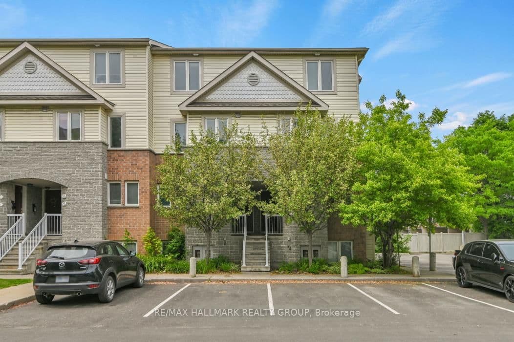 39 - 101 Strathaven Private, Ottawa, ON