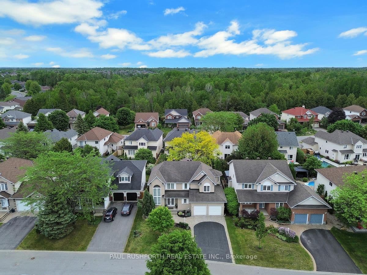 9 Coachman Crescent, Stittsville, ON — photo 2
