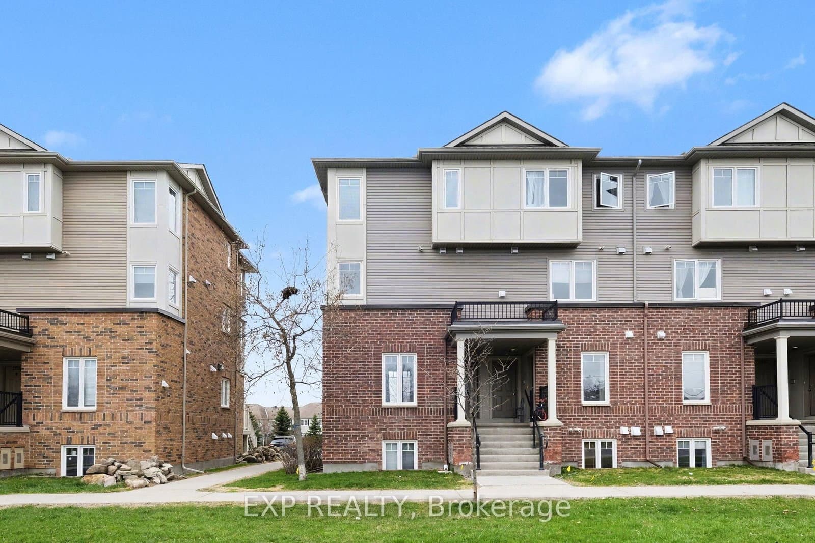 2563 Longfields Drive, Ottawa, ON — photo 2