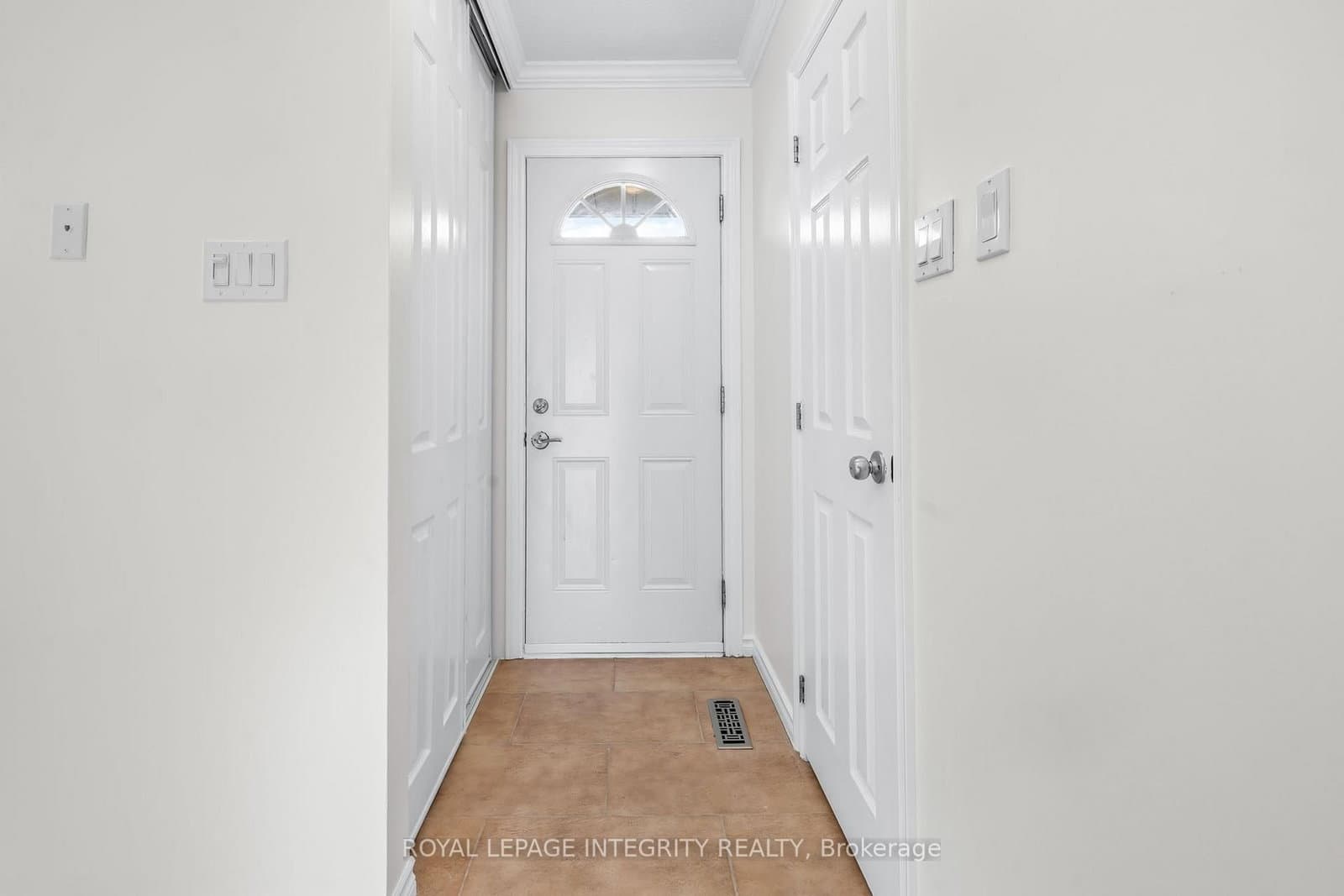82 - 2570 Southvale Crescent, Ottawa, ON — photo 2