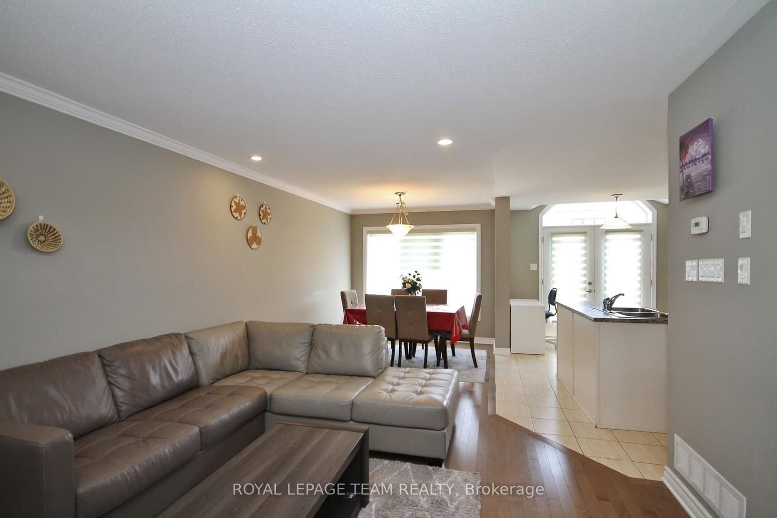 302 TOURMALINE Crescent, Ottawa, ON — photo 3
