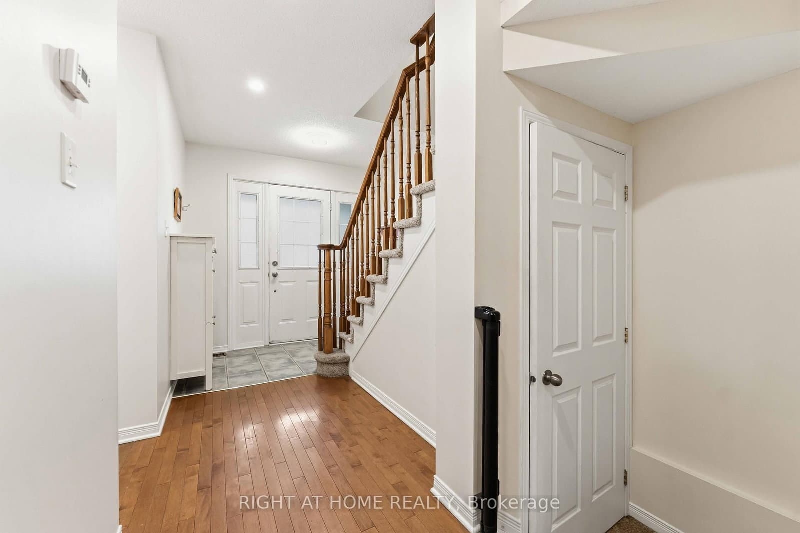 52 Fieldberry Private, Ottawa, ON — photo 2