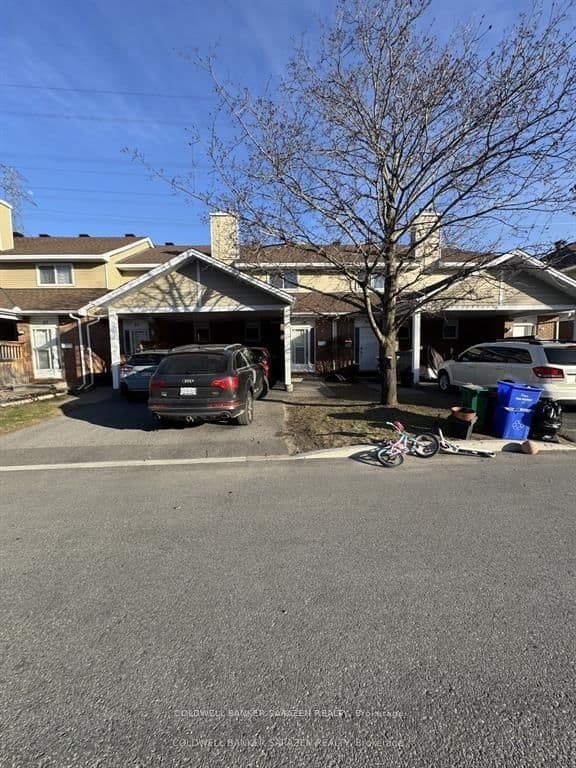 - - 38 Paddington Private, Ottawa, ON — photo 2