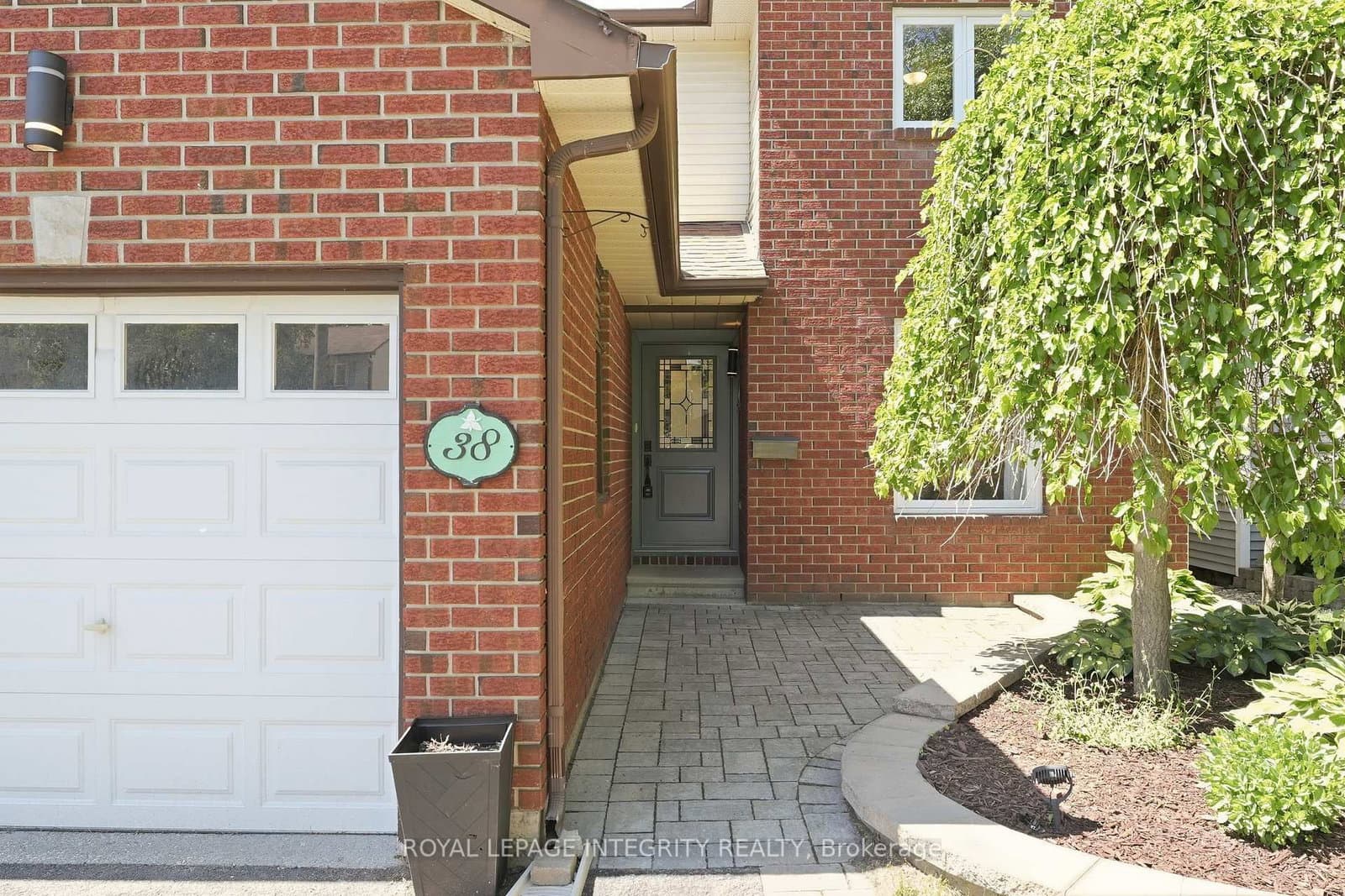 38 Victor Street, Ottawa, ON — photo 3