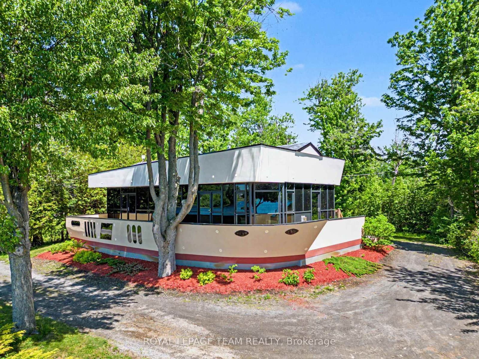5066K Lorne Bridge Road, Ottawa, ON