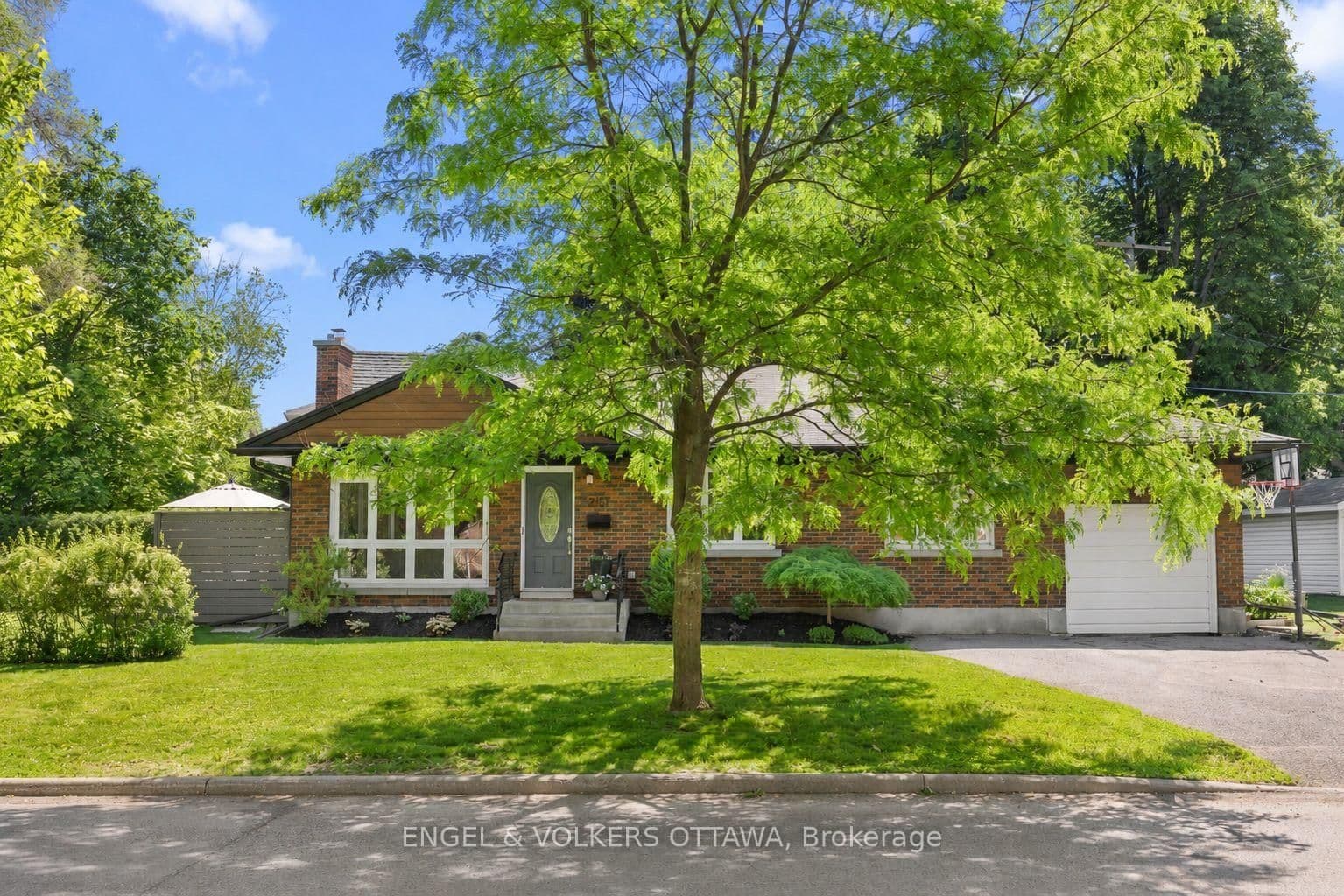 2161 Blossom Drive, Ottawa, ON