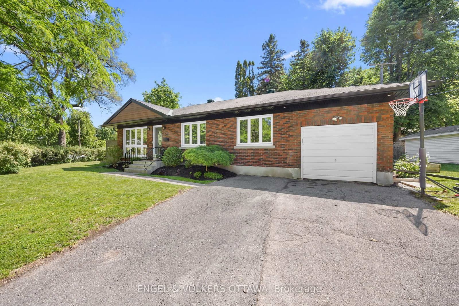 2161 Blossom Drive, Ottawa, ON — photo 3