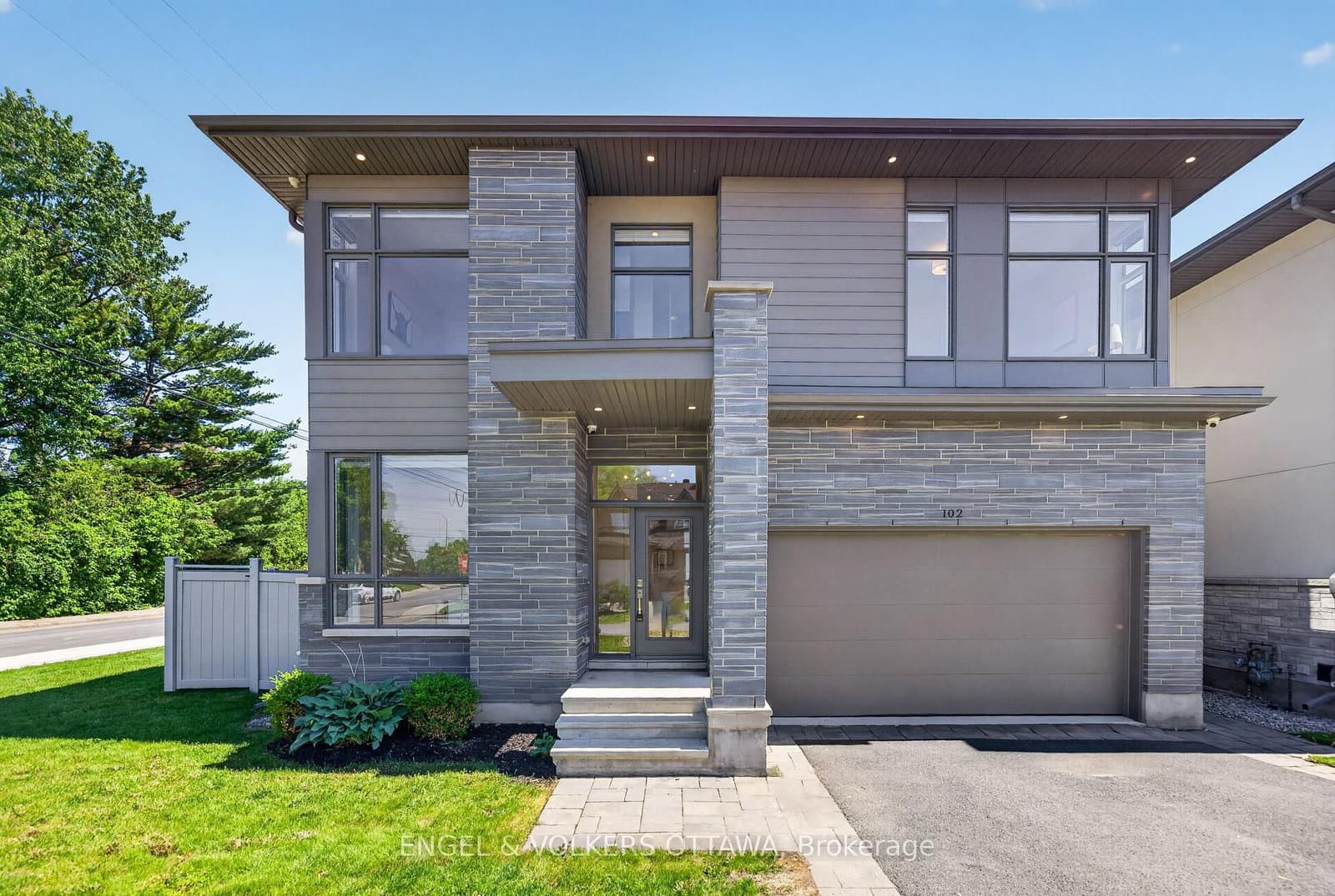 102 Granton Avenue, Ottawa, ON